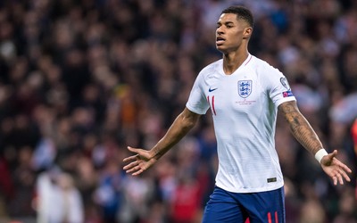 华体会电竞热评-乌奈西蒙掩面哭泣